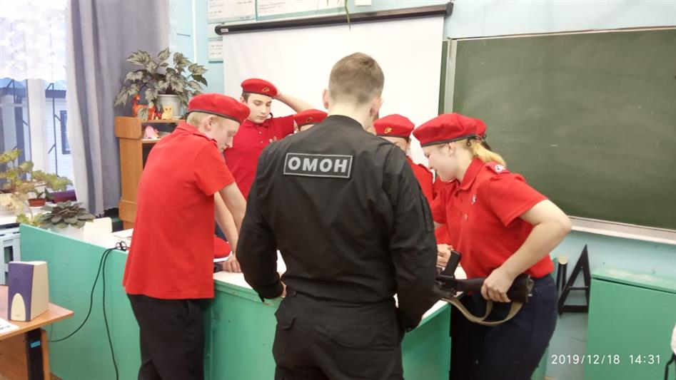 Сотрудники вологодского ОМОН почтили память коллеги Евгения Ставцева, погибшего при исполнении служебного долга