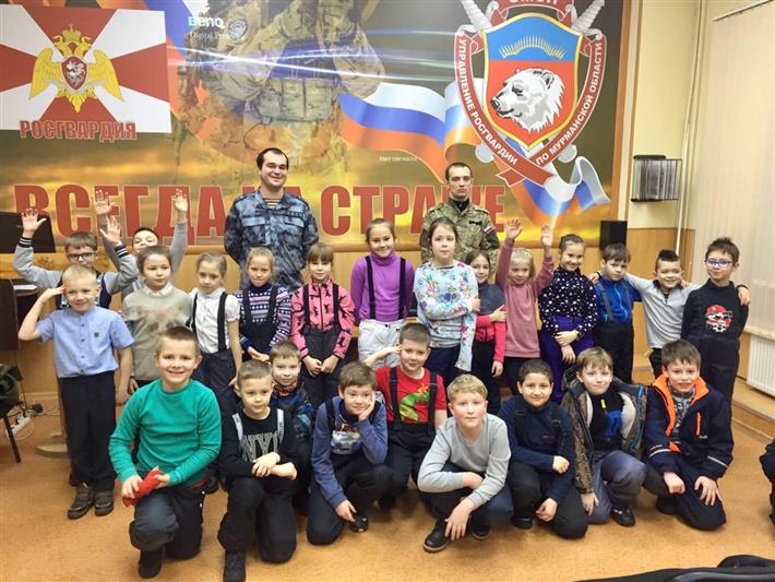 Мурманские гимназисты посетили базу «Медведя»