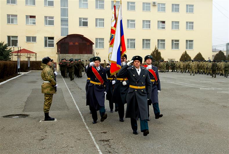 Военнослужащий астраханского батальона Росгвардии награждён за отличие в охране правопорядка  