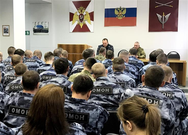 Командующий Южным округом Росгвардии проинспектировал подразделения ведомства в Волгограде и встретился с главой региона