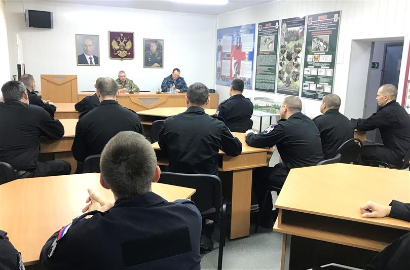 Командующий Южным округом Росгвардии проинспектировал подразделения ведомства в Волгограде и встретился с главой региона