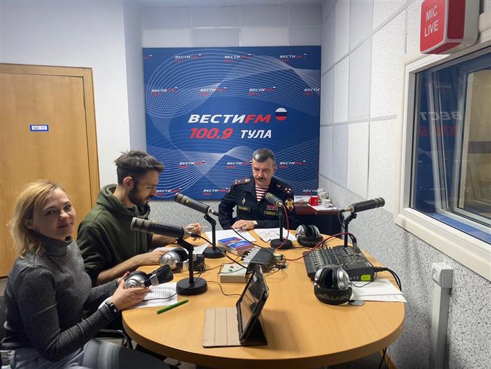 Начальник тульского ЦЛРР Росгвардии стал гостем эфира на «Вести.FM»