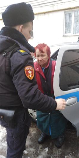 В Ярославле сотрудники Росгвардии помогли вернуться домой потерявшейся пенсионерке