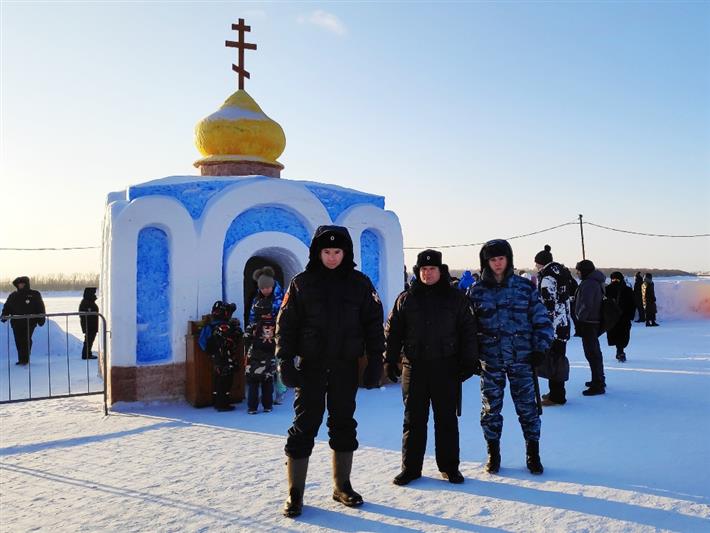 Росгвардейцы Уральского округа обеспечили правопорядок в праздник Крещения Господня