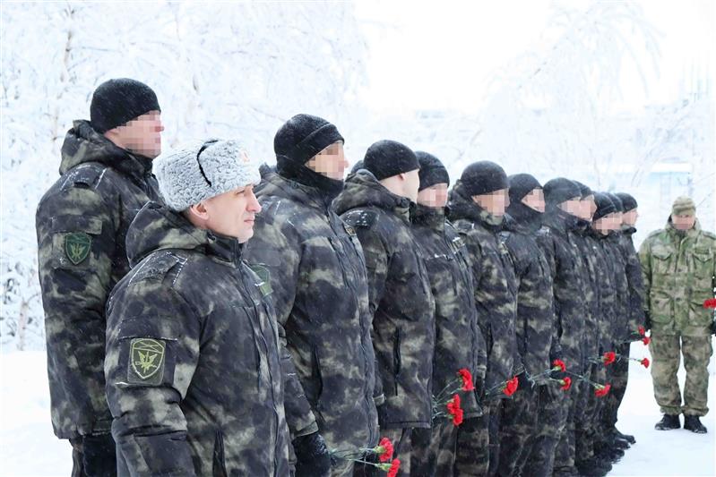 В Якутске почтили память сотрудников ОМОН Александра Рыжикова и Станислава Голомарева, погибших при исполнении служебного долга 