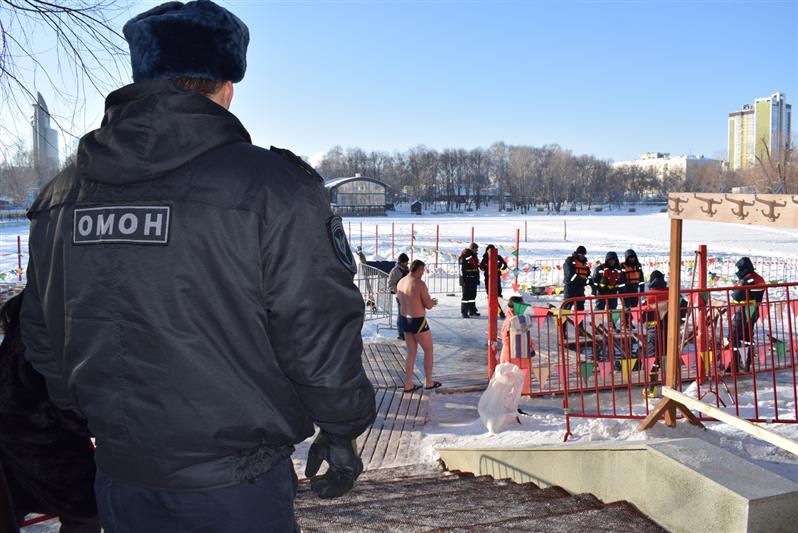 Росгвардейцы Приволжского округа обеспечили правопорядок во время празднования Крещения Господня