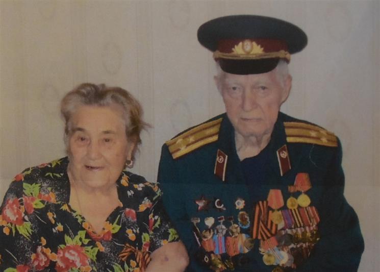 В рамках ведомственной акции "Лица Победы. Летопись подвига" башкирские росгвардейцы навестили фронтовика Зуфара Рожетдинова