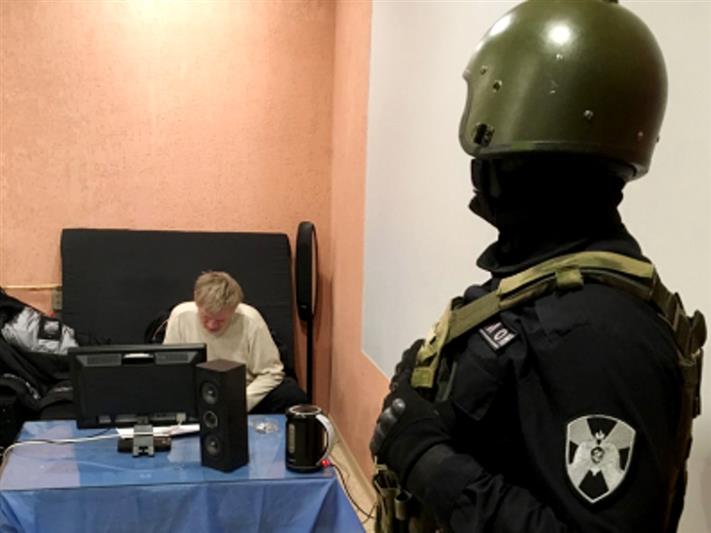 Незаконную игорную деятельность пресекли  в Абакане сотрудники ОМОН совместно с  полицейскими (видео)