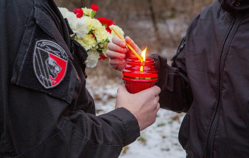 Офицеры петербургского СОБР «Гранит» почтили память Героя России Владимира Усачёва