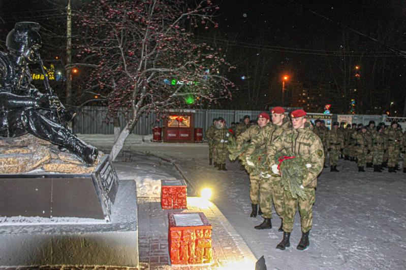 Военнослужащие отдельного отряда спецназа «Оберег» Росгвардии почтили память павших боевых товарищей