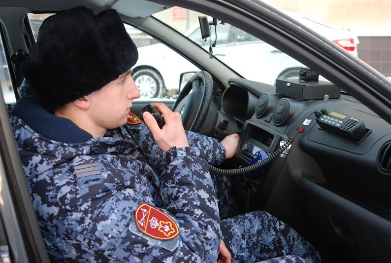 В Кирово-Чепецке, находясь на выходном, росгвардеец и полицейский задержали подозреваемого в грабеже