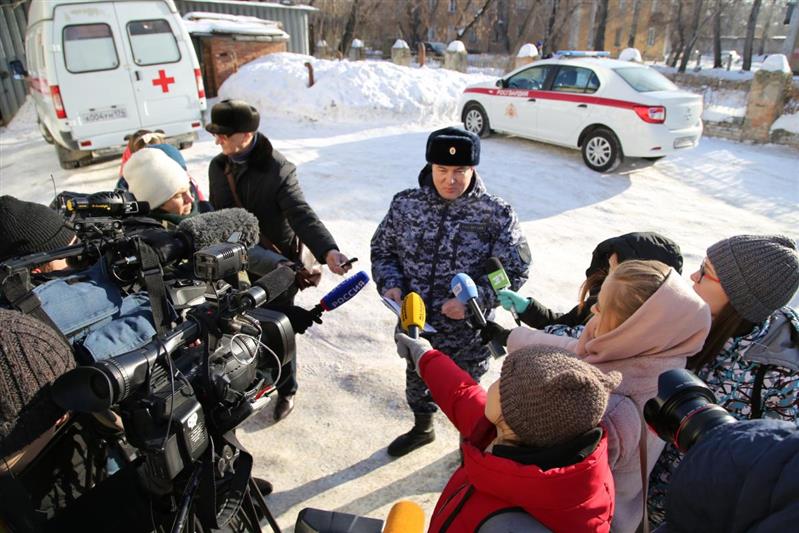 На Южном Урале  представители Росгвардии рассказали СМИ о возможностях  тревожной сигнализации, установленной на автомобилях скорой помощи