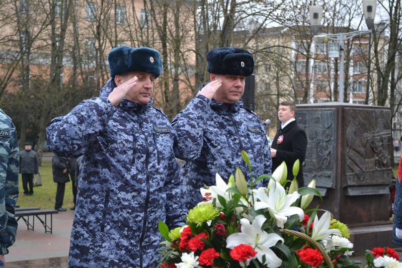 Представители Росгвардии приняли участие в митинге, посвященном 76-й годовщине со дня освобождения Новгорода от немецко-фашистских захватчиков