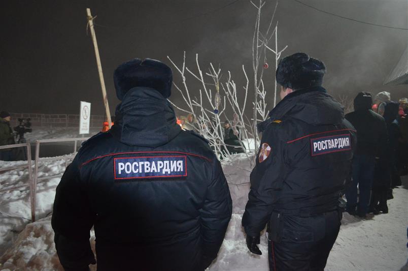 Военнослужащие и сотрудники Северо-Западного округа Росгвардии обеспечили безопасность во время празднования Крещения Господня 
