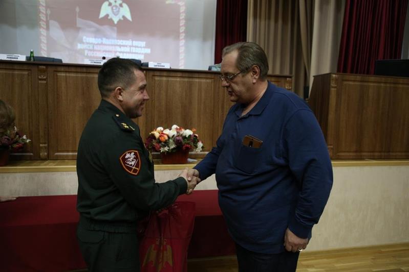 Командующий Северо-Кавказским округом Росгвардии поздравил журналистов с профессиональным праздником