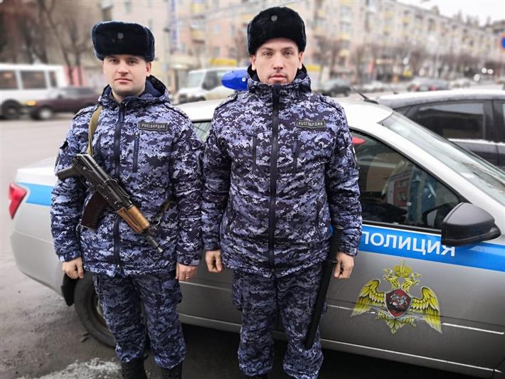 В Воронеже росгвардейцы оказали помощь пострадавшим в ДТП 
