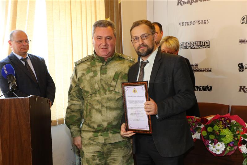Представители Росгвардии поздравили журналистов Северного Кавказа с Днем российской печати