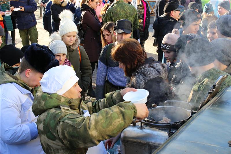 Росгвардейцы приняли участие в мероприятиях, приуроченных к 77-й годовщине освобождения Черкесска от немецко-фашистских захватчиков