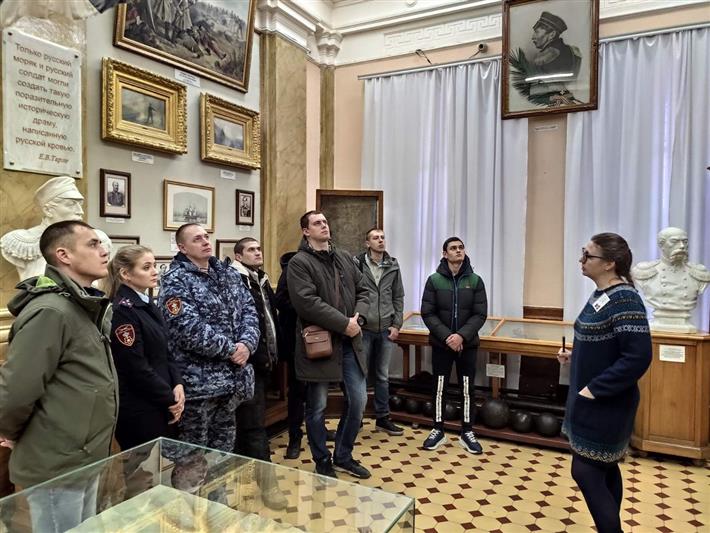 Севастопольские росгвардейцы посетили военно-исторический музей Черноморского флота
