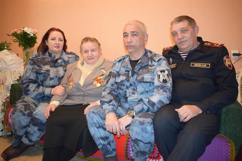 Росгвардейцы Дагестана навестили блокадницу Ленинграда