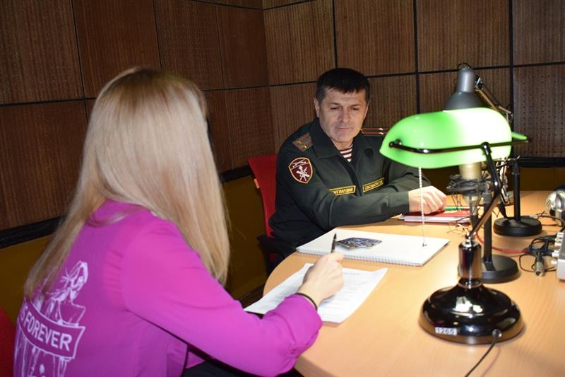 Начальник инженерной службы дагестанского управления Росгвардии стал гостем республиканского радио