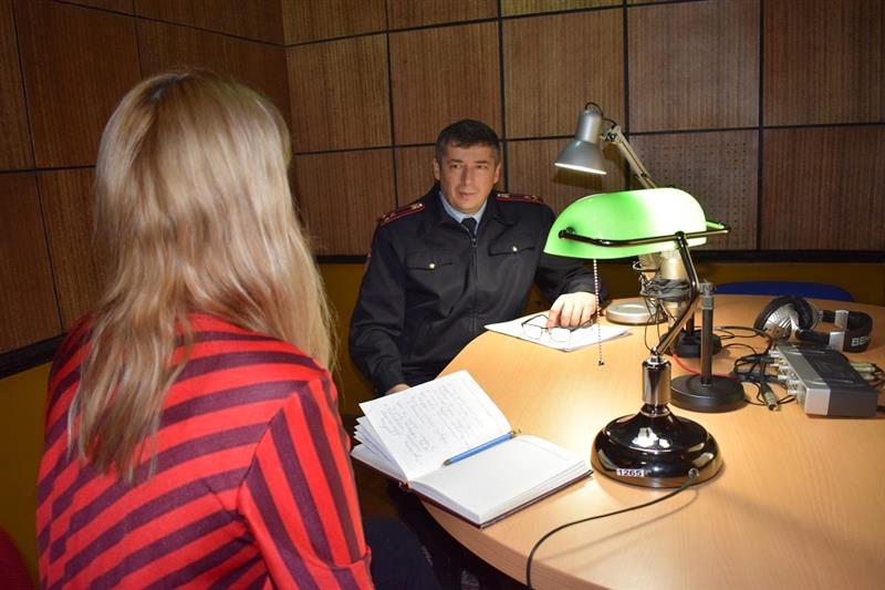 «В эфире Росгвардия»: радиослушателям ГТРК «Дагестан» рассказали  о преимуществах службы в Росгвардии