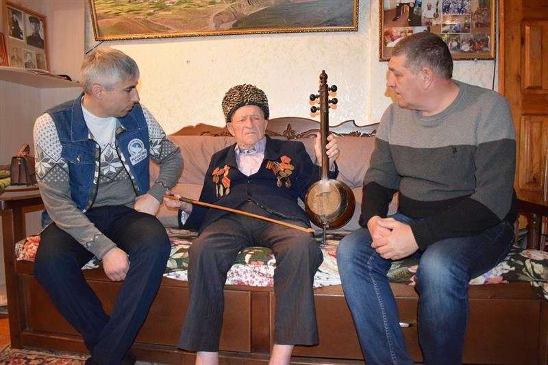 В Дагестане росгвардейцы навестили ветерана Великой Отечественной войны