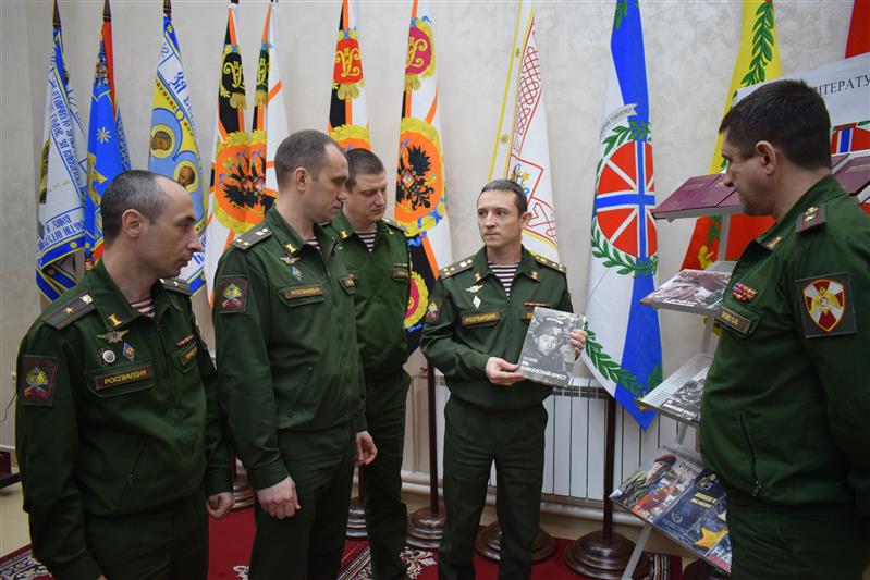 На факультете войск национальной гвардии Военного университета состоялся круглый стол, посвященный подвигу Героя России майора Никиты Кулькова