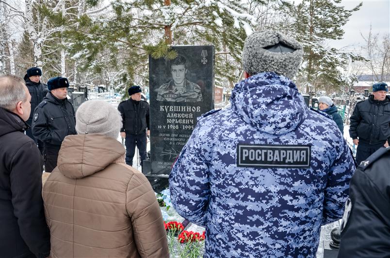 Пензенским журналистам рассказали о подвиге погибшего земляка-омоновца