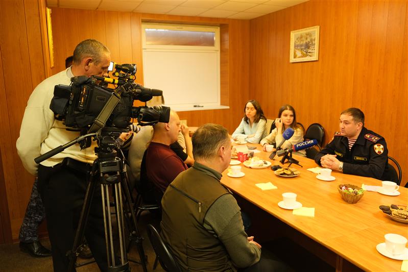 Орловские журналисты приняли участие в турнире по пулевой стрельбе, организованном росгвардейцами
