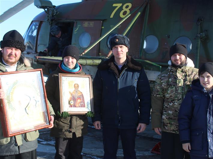 На  военном вертолете Росгвардии священнослужители  Иркутска совершили молитвенный облет города