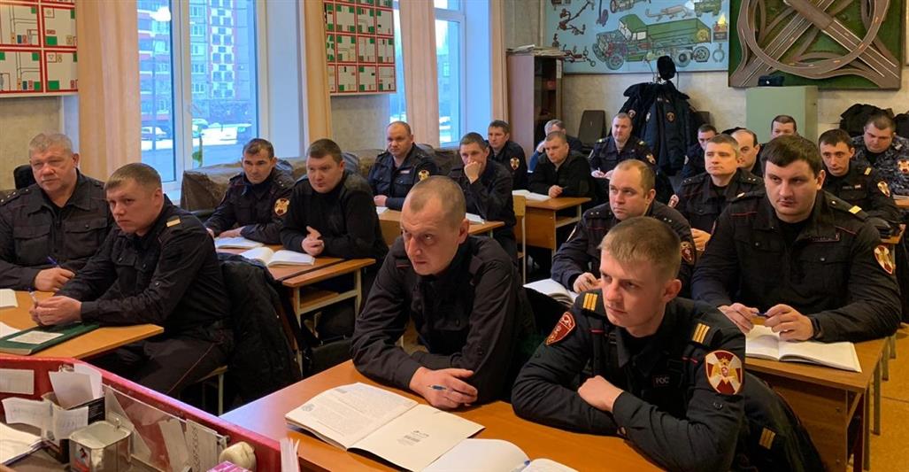 Липецкие росгвардейцы отработали приёмы экстремального вождения