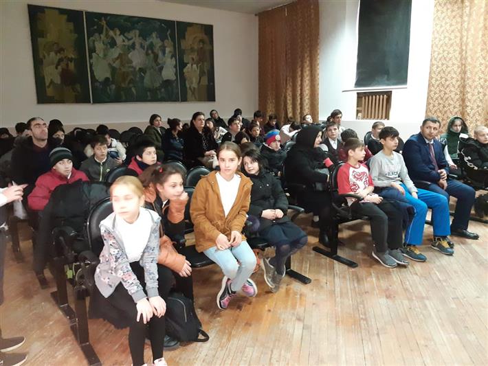 Дагестанские росгвардейцы провели Урок мужества для детей-сирот 