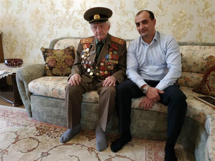 В Дагестане военнослужащие Росгвардии навестили участников Сталинградской битвы