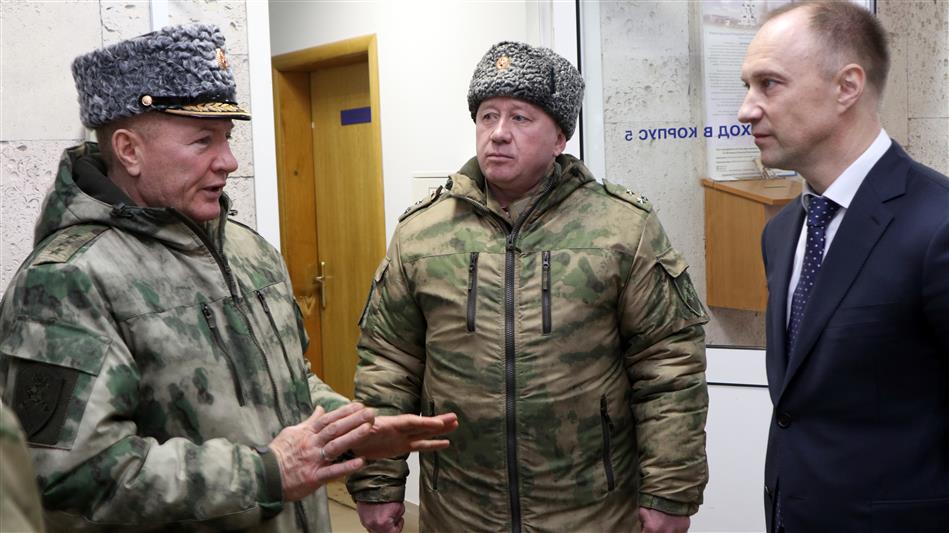 Командующий Приволжским округом Росгвардии проверил организацию службы на важных государственных объектах 