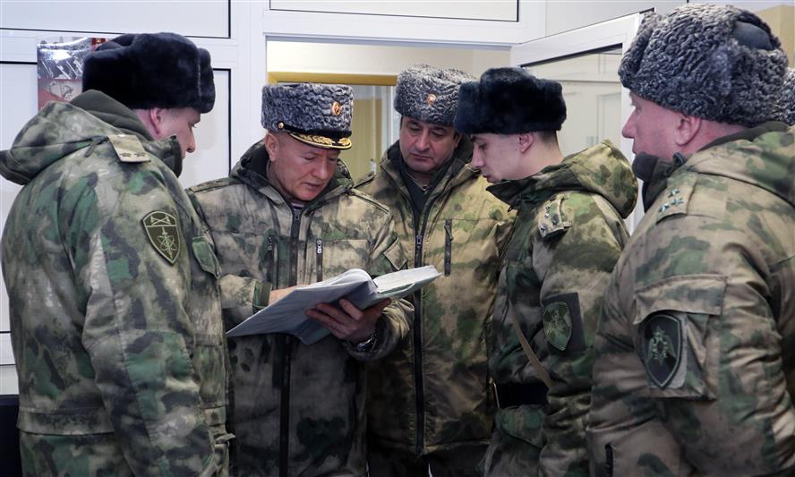 Командующий Приволжским округом Росгвардии проверил организацию службы на важных государственных объектах 