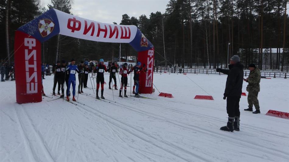 В Екатеринбурге завершился чемпионат Уральского округа по лыжным гонкам и служебному двоеборью
