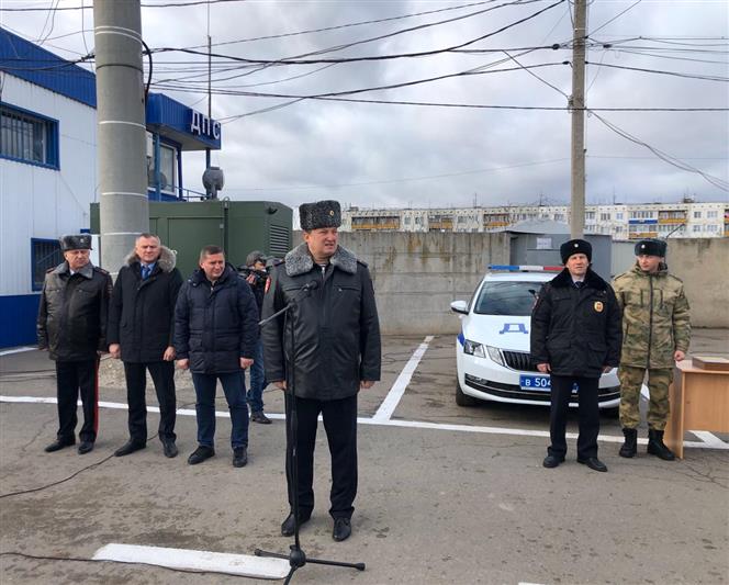 Начальник Управления Росгвардии по Волгоградской области генерал – майор полиции Юрий Тупиков вручил награды сотрудниками сводного отряда