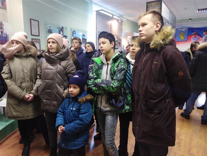 Росгвардейцы рассказали белгородским школьникам о боевом пути Героя Советского Союза Алексея Волошина