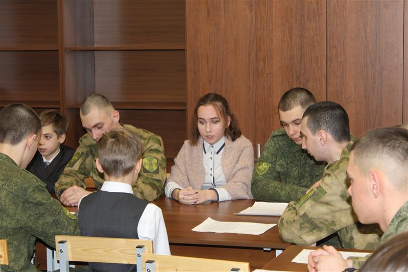 Военнослужащие авиационного полка Приволжского округа Росгвардии провели литературный марафон