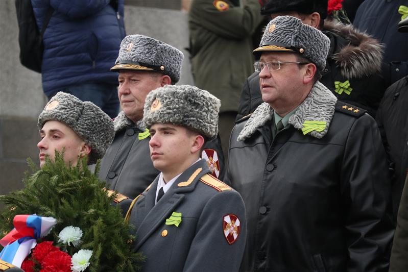 Командующий Северо-Западным округом Росгвардии почтил память погибших в блокадном Ленинграде