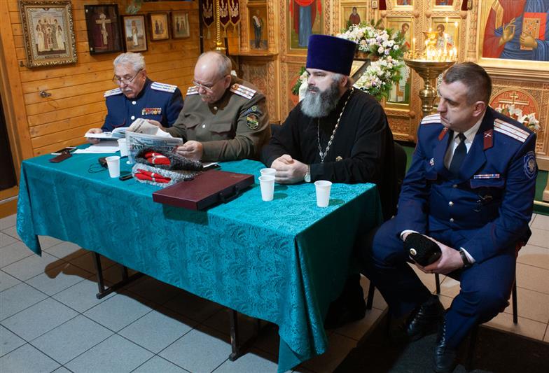 В храме при МПКУ им. М.А. Шолохова почтили память жертв политики расказачивания