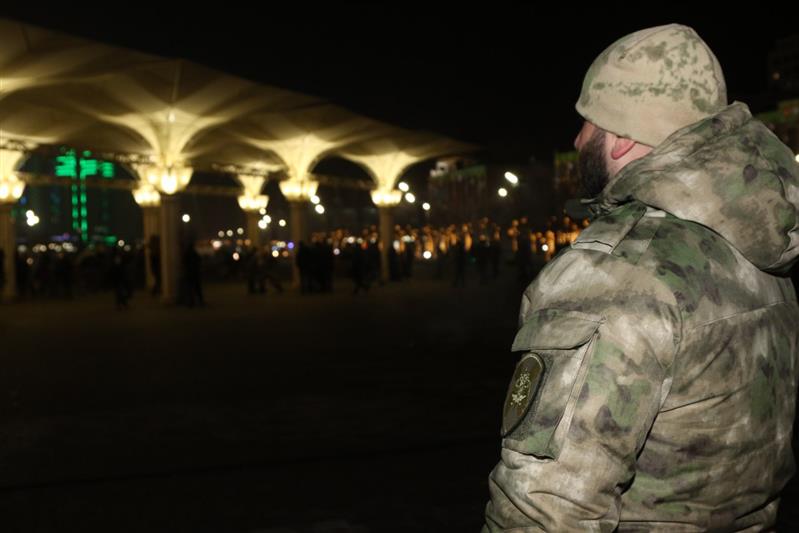 Сотрудники Росгвардии обеспечили безопасность и правопорядок при праздновании Нового Года в Грозном