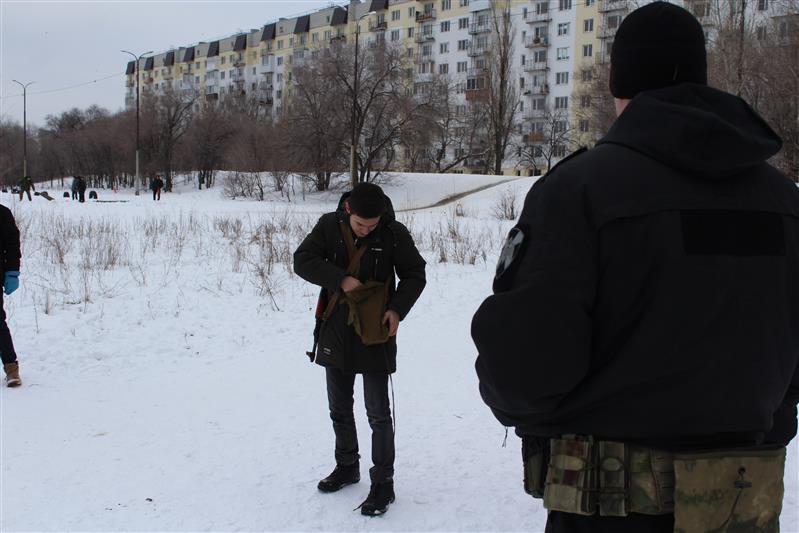 В Саратове бойцы ОМОН приняли участие в открытии молодежной военно-патриотической эстафеты