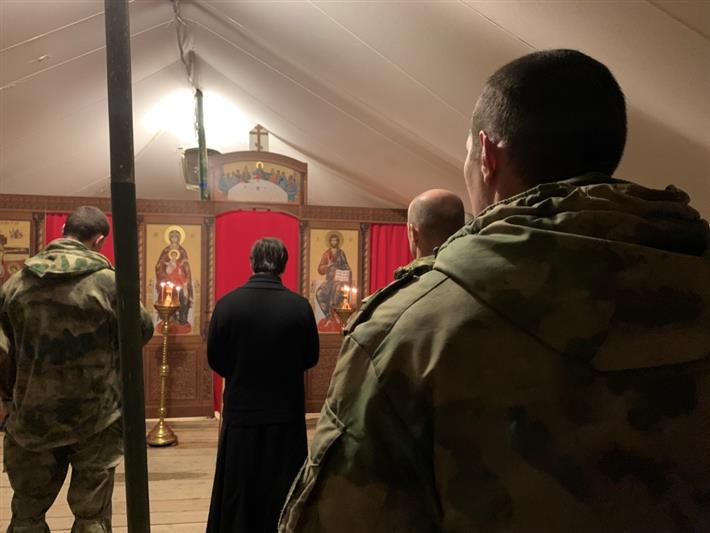 В Ханкале военнослужащие Росгвардии встретили светлый праздник Рождества Христова в храме-палатке