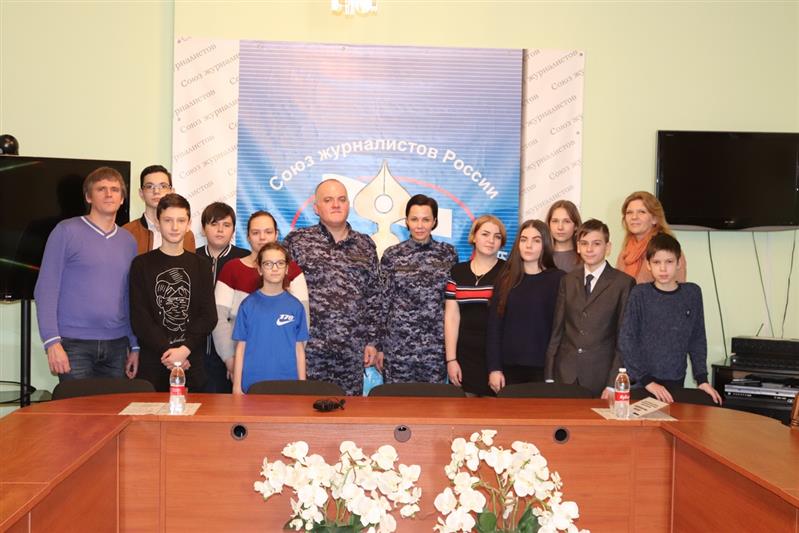 В Приволжском округе сотрудники пресс-служб терорганов Росгвардии отметили 25 летие со дня образования информационных подразделений ведомства (видео)