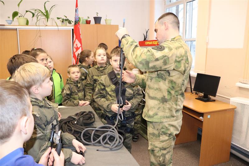 В Архангельской области военнослужащие отряда специального назначения Росгвардии приняли участие в военно-историческом фестивале