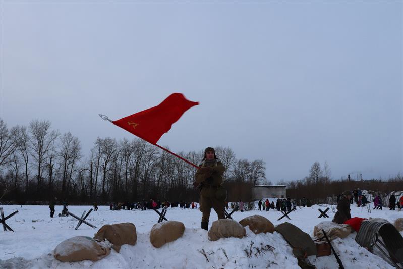 В Архангельской области военнослужащие отряда специального назначения Росгвардии приняли участие в военно-историческом фестивале