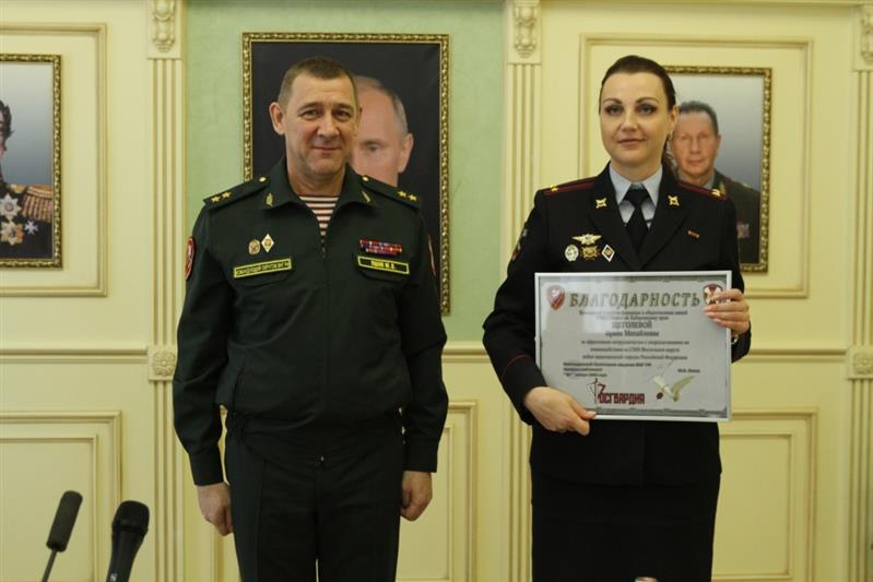 Командующий Восточным округом Росгвардии наградил представителей СМИ и пресс-служб взаимодействующих структур