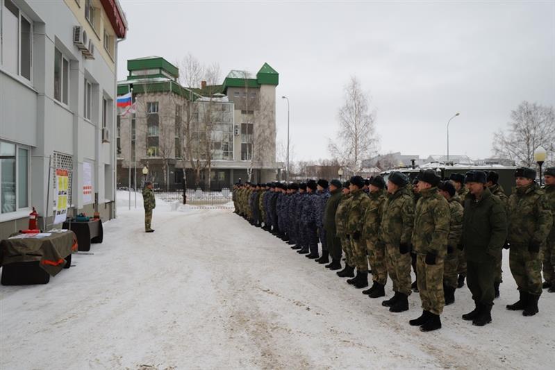 В Уральском округе Росгвардии стартовал зимний период обучения